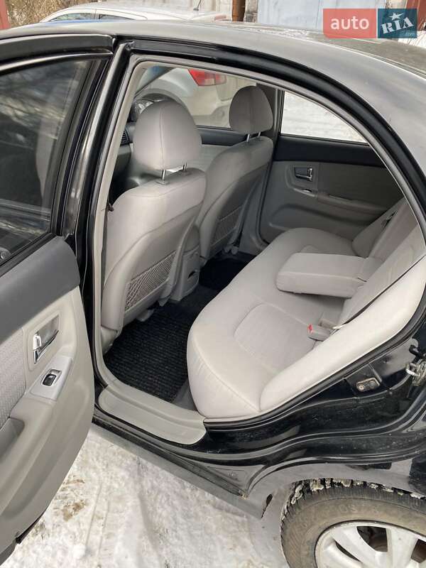 Седан Kia Cerato 2007 в Новояворовске