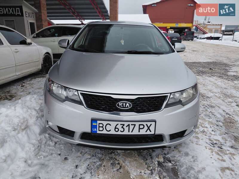 Седан Kia Cerato 2012 в Львове