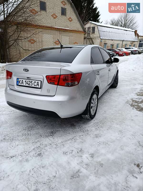 Седан Kia Cerato 2009 в Хмельнике