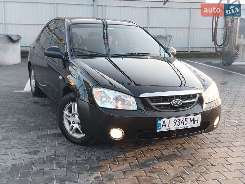 Седан Kia Cerato 2006 в Новом Буге