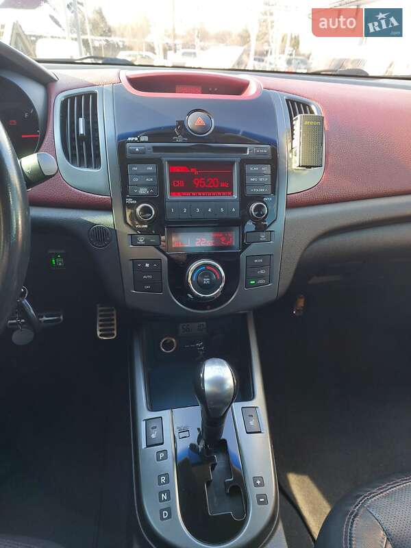 Купе Kia Cerato 2010 в Києві фото 15 Купе Kia Cerato 2010 в Києві
