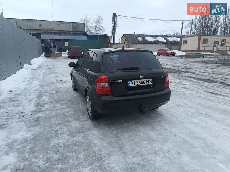Хэтчбек Kia Cerato 2006 в Обухове