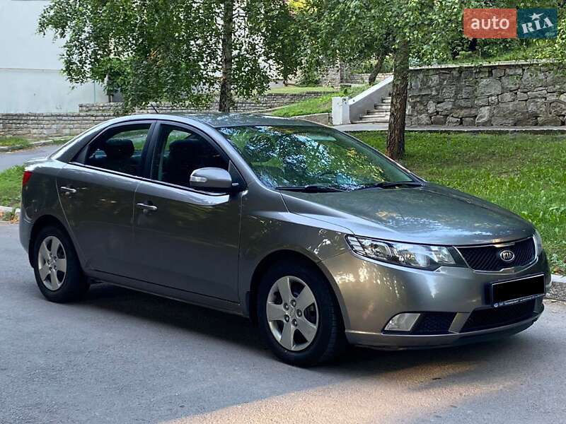 Седан Kia Cerato 2009 в Хмельницком