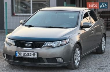 Седан Kia Cerato 2009 в Ровно