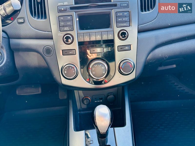 Седан Kia Cerato 2009 в Киеве