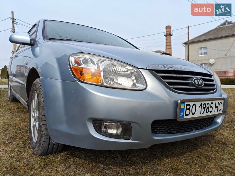 Седан Kia Cerato 2007 в Гусятине