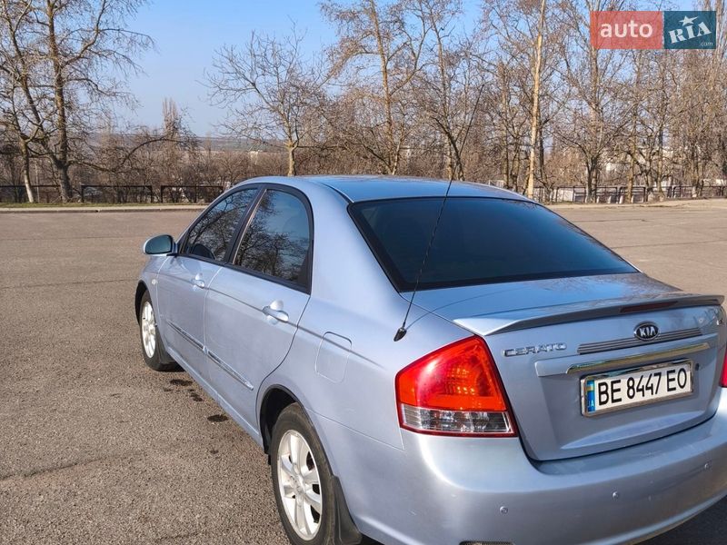 Седан Kia Cerato 2007 в Южноукраинске