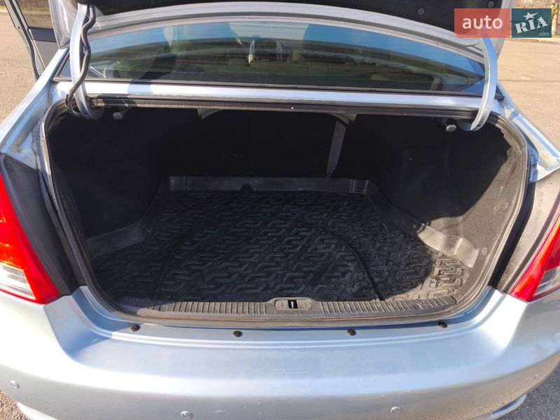 Седан Kia Cerato 2007 в Южноукраинске