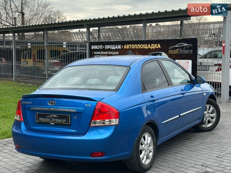Седан Kia Cerato 2008 в Каменском