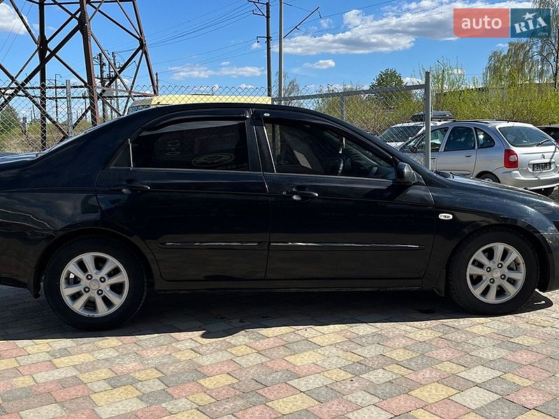 Седан Kia Cerato 2007 в Стрию