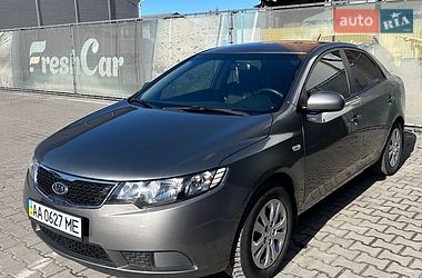 Седан Kia Cerato 2012 в Києві