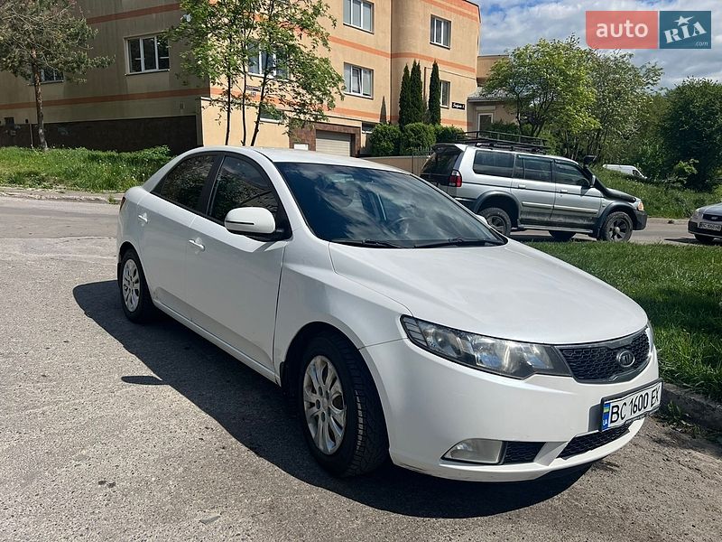 Седан Kia Cerato 2011 в Львове