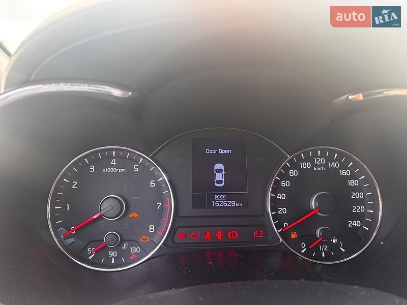 Седан Kia Cerato 2013 в Днепре