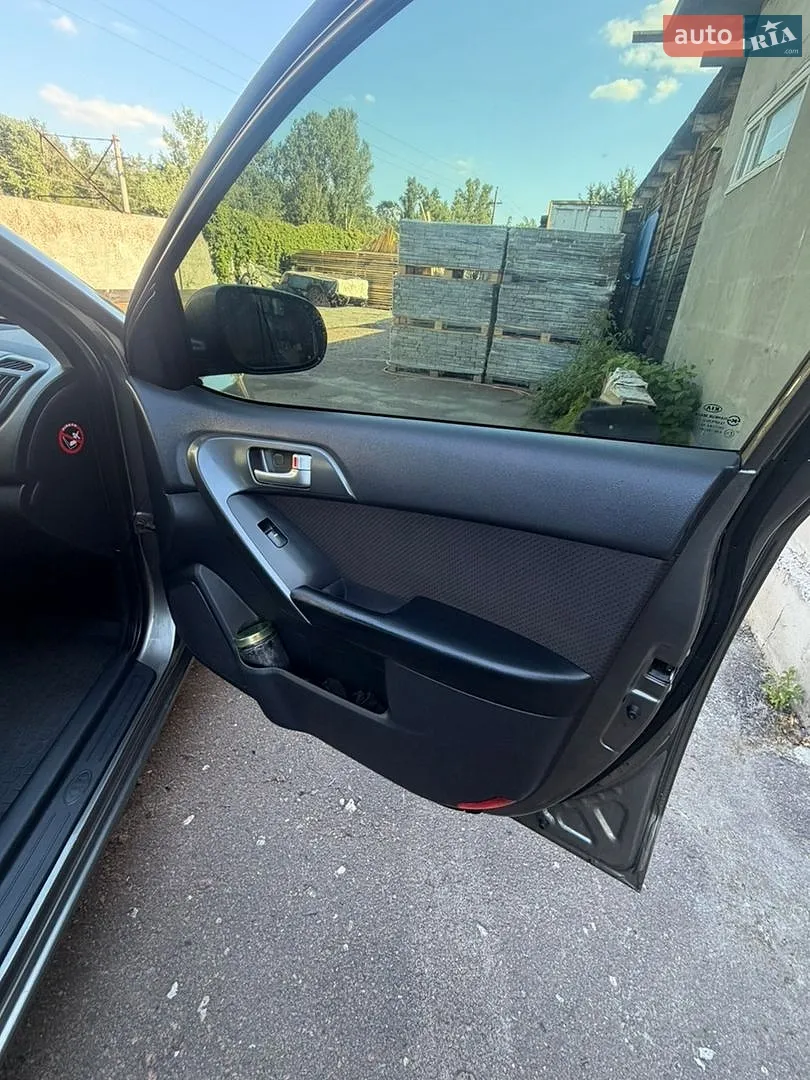 2011 Kia Cerato - мініатюра 6