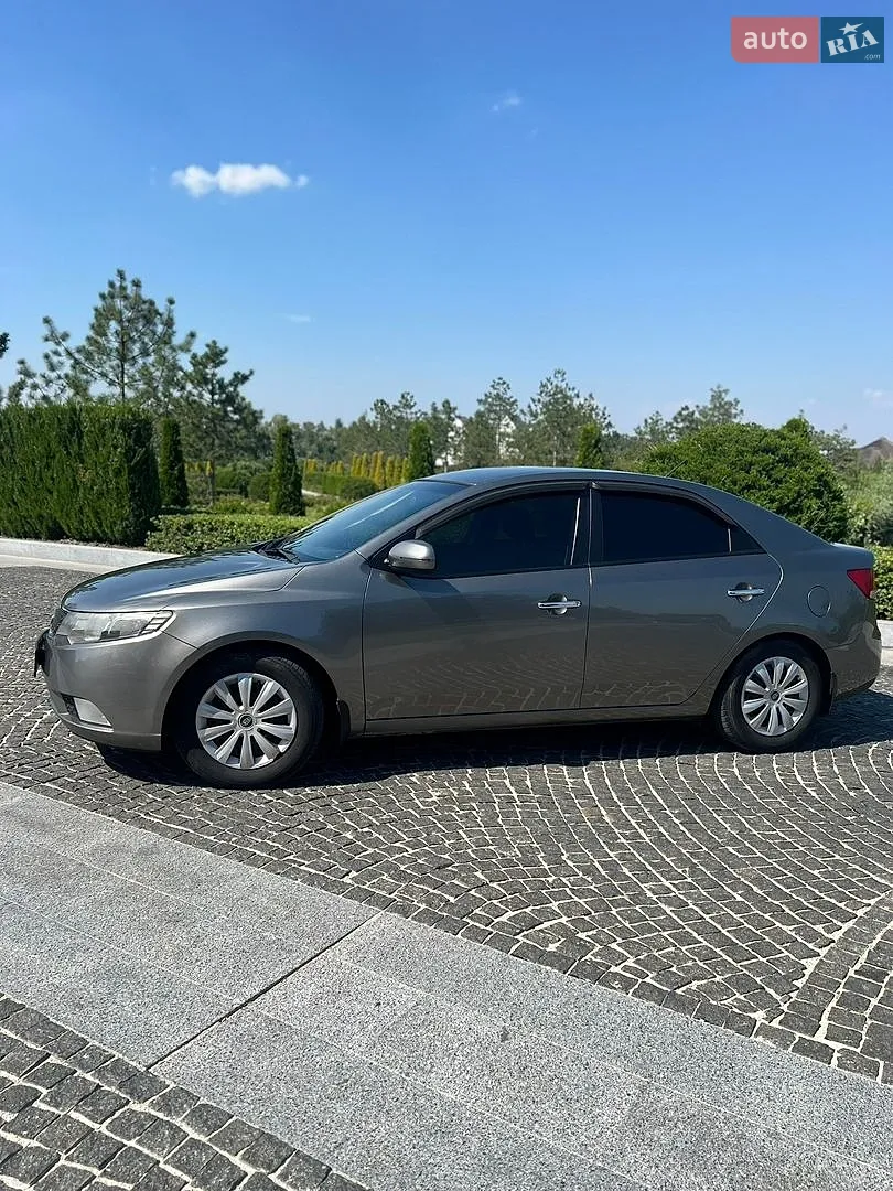 2011 Kia Cerato - мініатюра 2