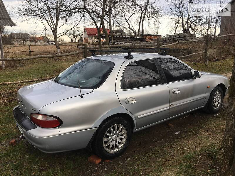 Седан Kia Clarus 1997 в Ивано-Франковске