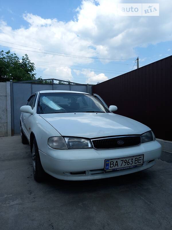 Седан Kia Clarus 1998 в Кропивницком