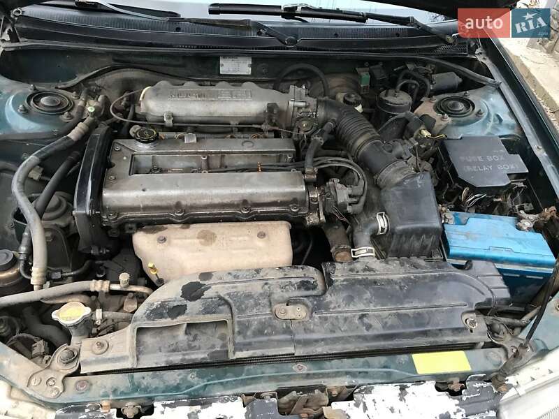 Седан Kia Clarus 1998 в Люботині