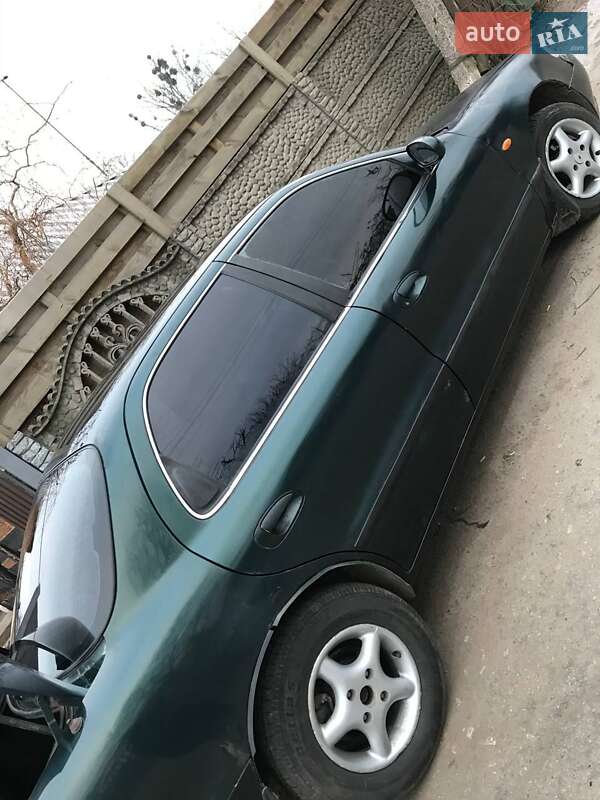 Седан Kia Clarus 1998 в Люботині