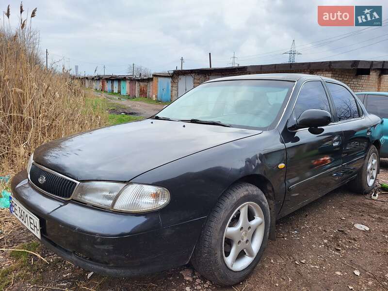 Седан Kia Clarus 1997 в Кривом Роге