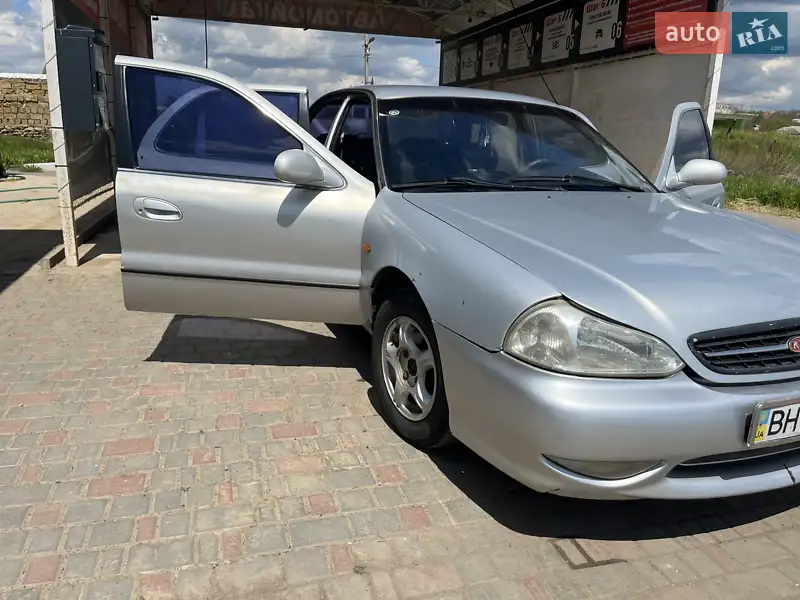 Kia Clarus