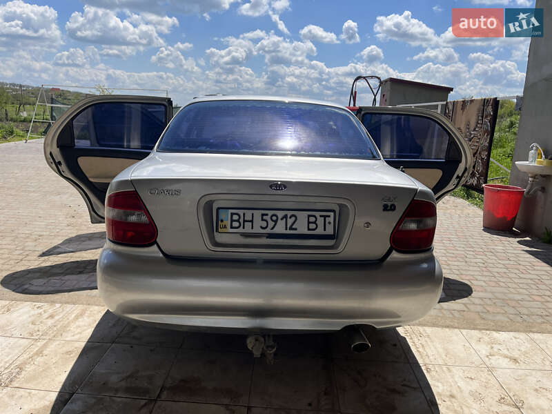 Седан Kia Clarus 2000 в Болграде