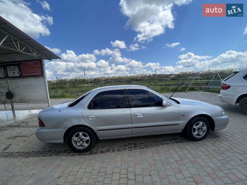 Седан Kia Clarus 2000 в Болграде
