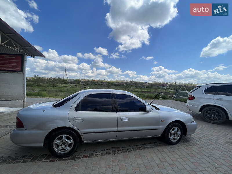 Седан Kia Clarus 2000 в Болграде
