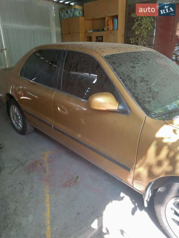 Седан Kia Clarus 1997 в Кривом Роге