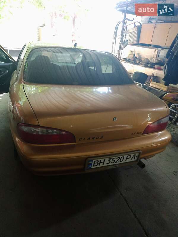 Седан Kia Clarus 1997 в Кривом Роге