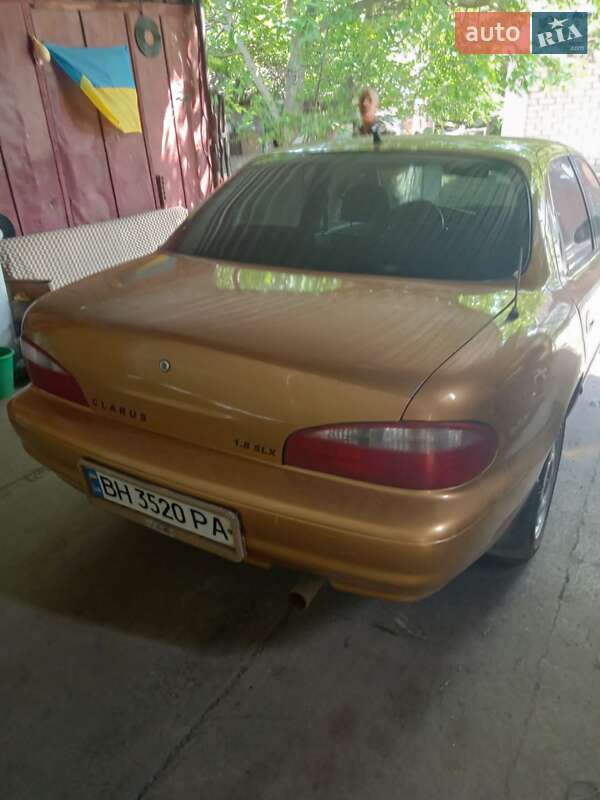 Седан Kia Clarus 1997 в Кривом Роге
