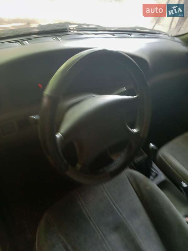 Седан Kia Clarus 1997 в Кривом Роге