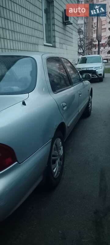 Седан Kia Clarus 1998 в Киеве