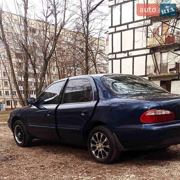 Седан Kia Clarus 1998 в Днепре