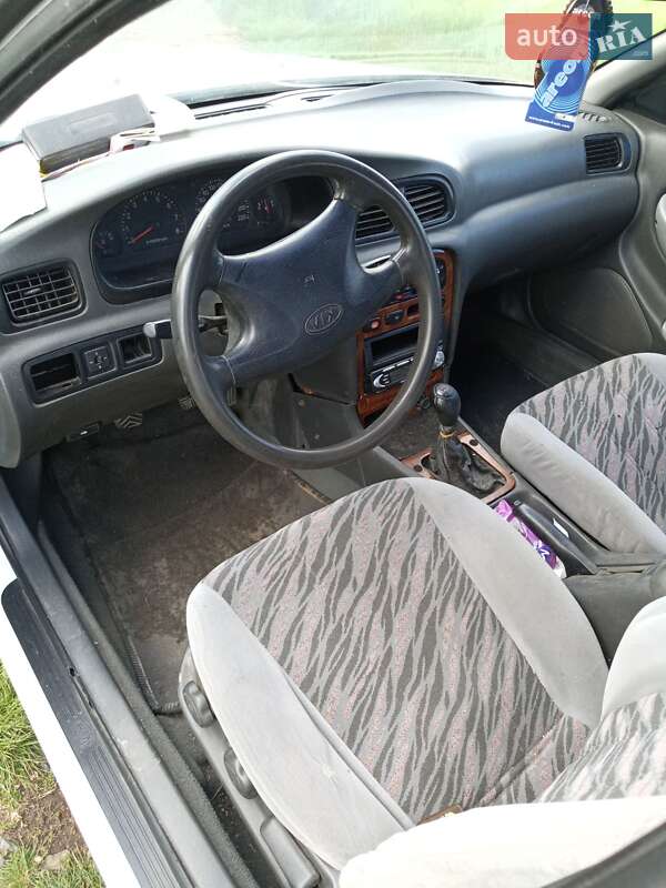 Седан Kia Clarus 1998 в Тальном