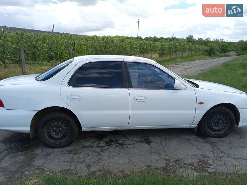Седан Kia Clarus 1998 в Тальном