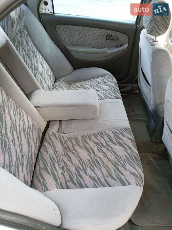 Седан Kia Clarus 1998 в Тальном