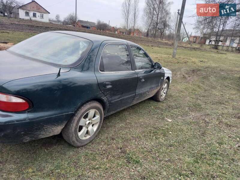 Седан Kia Clarus 1997 в Хорошеве