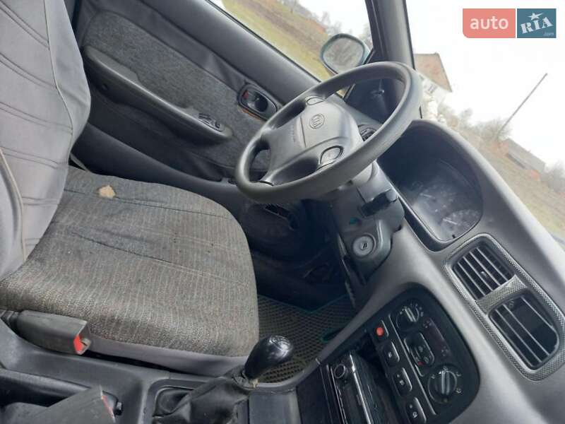 Седан Kia Clarus 1997 в Хорошеве