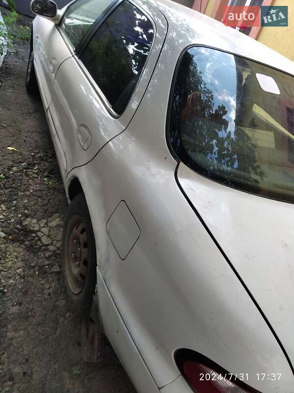 Седан Kia Clarus 1998 в Ровно