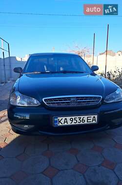 Седан Kia Clarus 2000 в Вознесенську