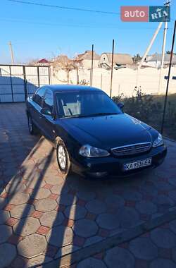 Седан Kia Clarus 2000 в Вознесенську