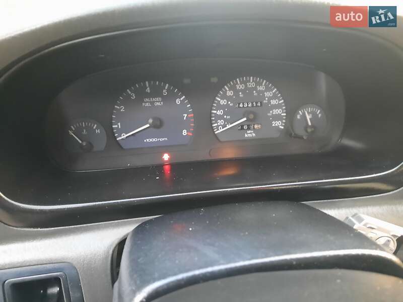 Седан Kia Clarus 1998 в Теребовлі