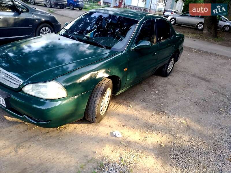 Седан Kia Clarus 2000 в Белой Церкви