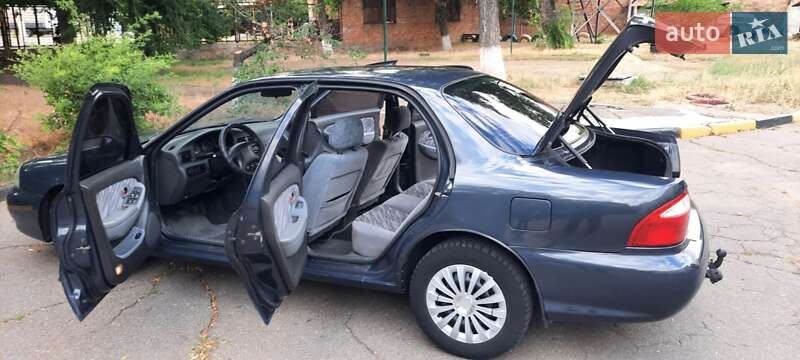 Седан Kia Clarus 1999 в Николаеве