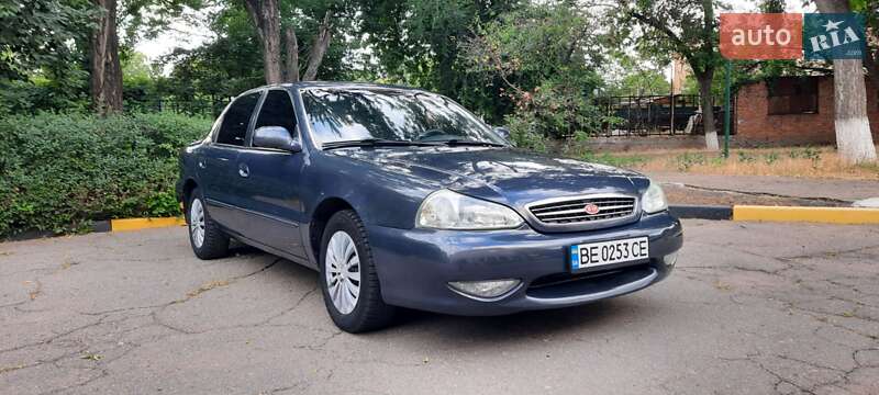 Седан Kia Clarus 1999 в Николаеве