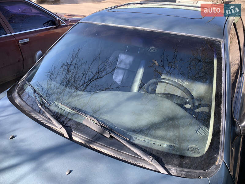 Седан Kia Clarus 1998 в Чернигове