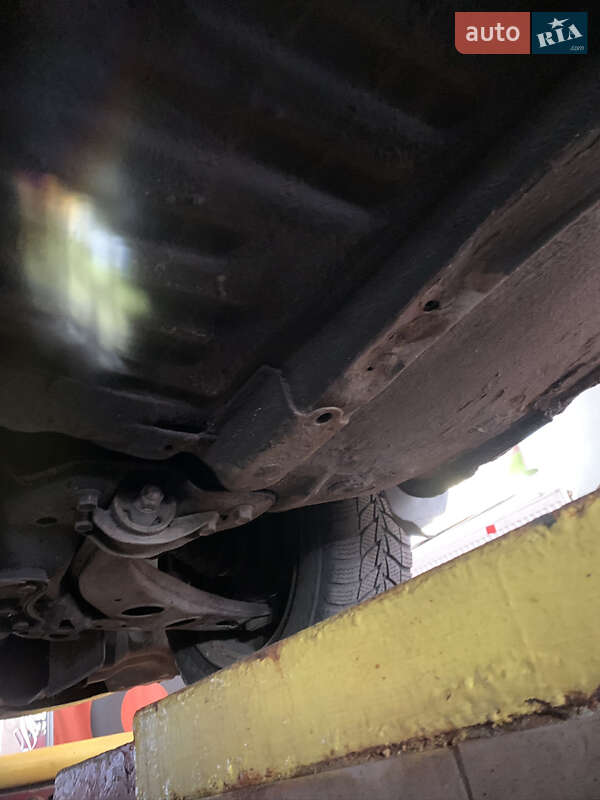Седан Kia Clarus 1998 в Чернигове