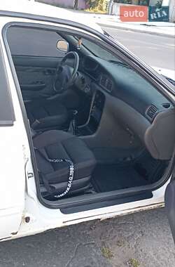 Седан Kia Clarus 1997 в 