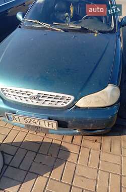 Седан Kia Clarus 1998 в Яготині